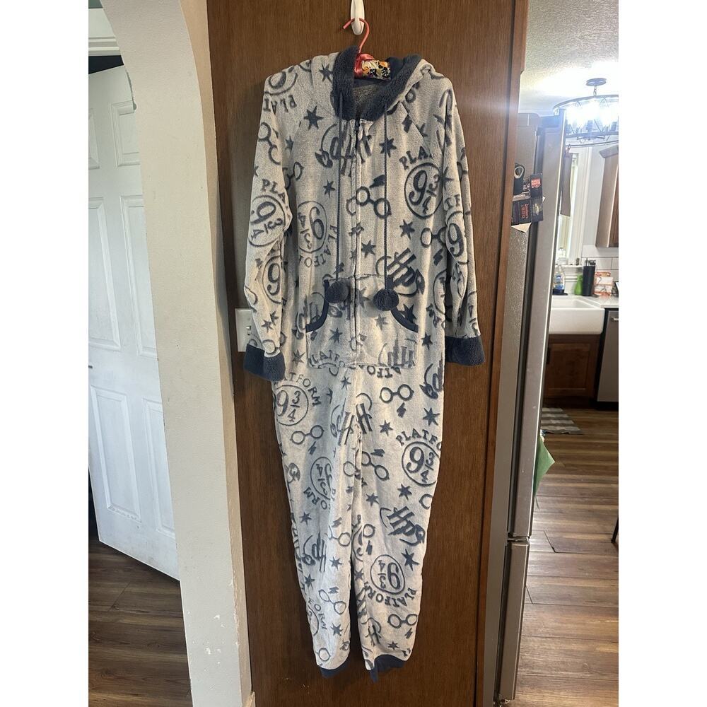 Harry Potter Hogwarts Women’s Size Large Faux Fur 1pc Hooded Pajamas WARM comfy